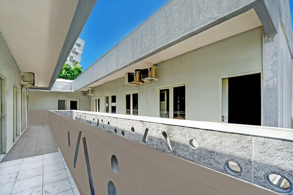 Hotel O near Ciputra World Surabaya formerly Darmo Residence 8/60