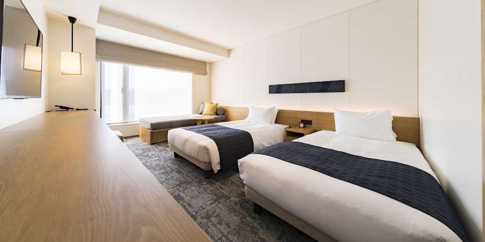 RESIDENTIAL, TWIN BEDS, LAUNDRY