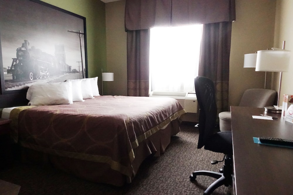 Super 8 by Wyndham Regina 13/33