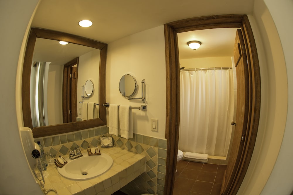 Amatique Bay Hotel 58/58