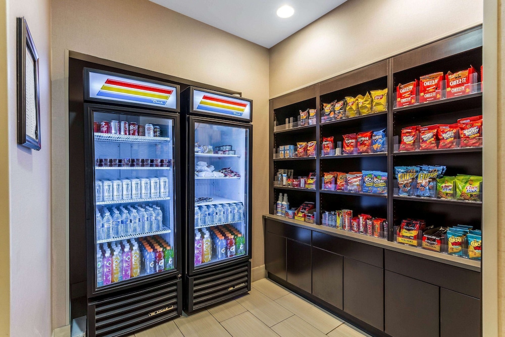 La Quinta Inn & Suites by Wyndham Monahans 21/37