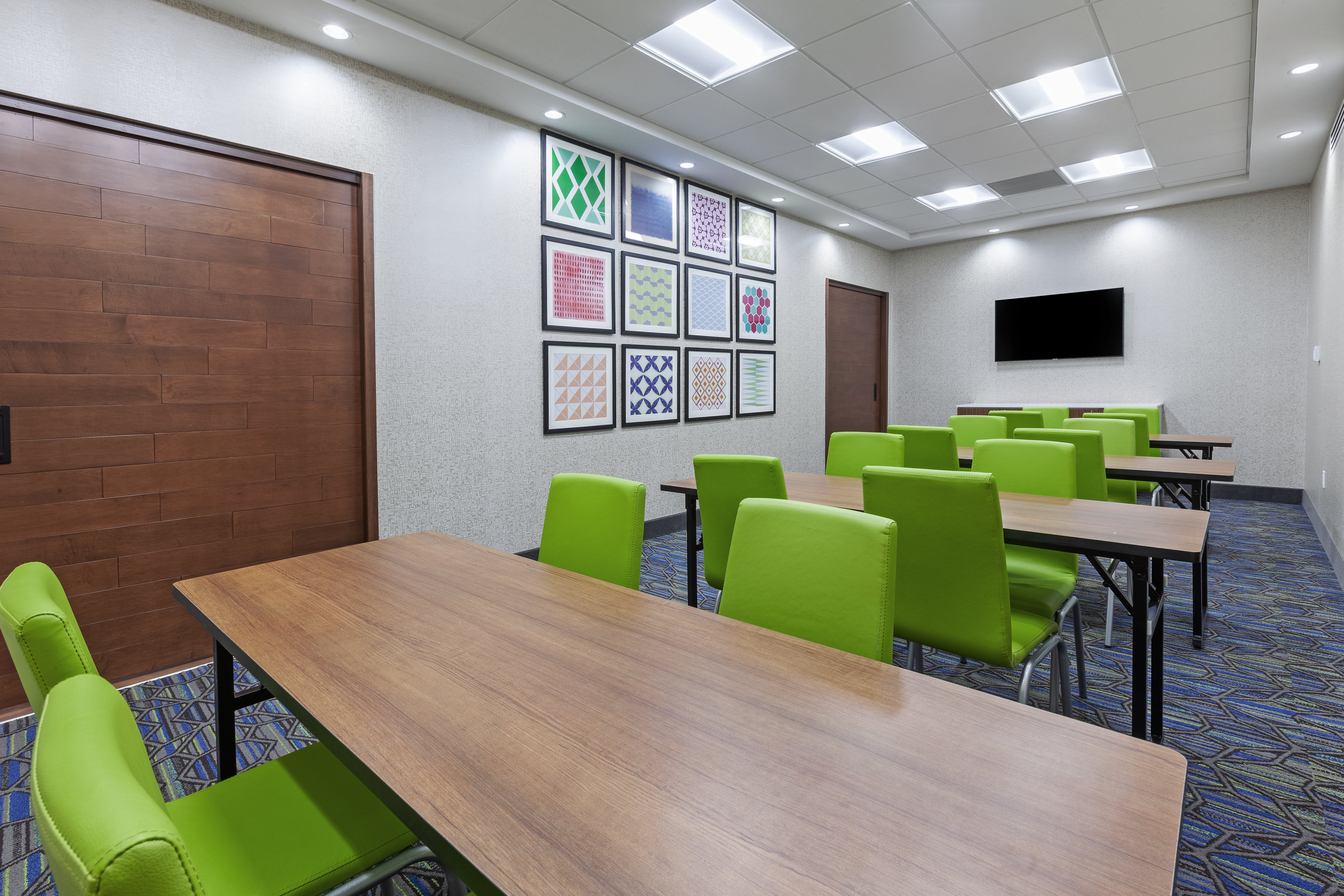Holiday Inn Express and Suites Tulsa Northeast - Owasso 61/66