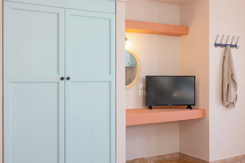 Nisea Hotel Samos 94/106