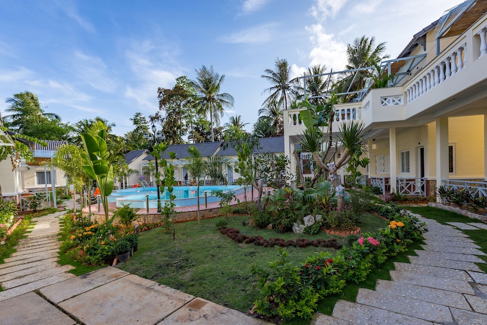 Blue Paradise Resort 61/67
