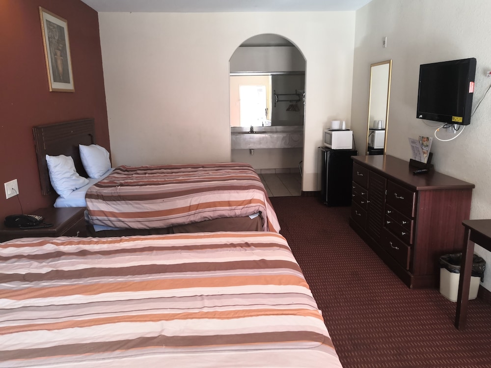 Scottish Inn & Suites IAH West photo4