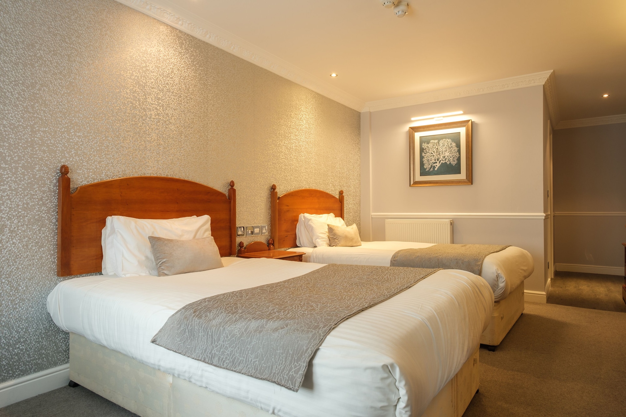 SUPERIOR, TWIN BEDS