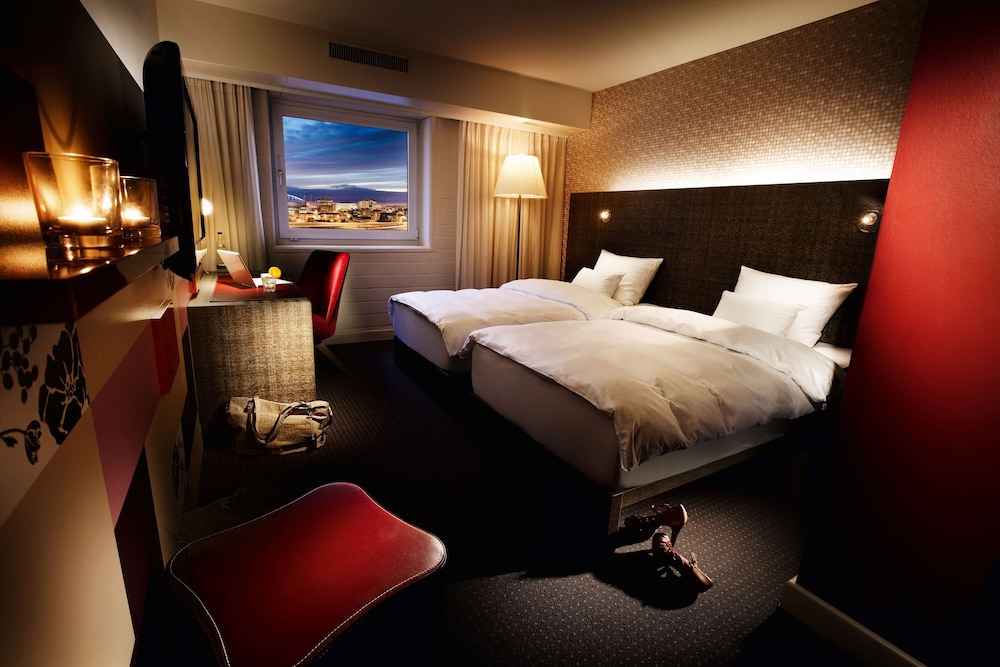 Pentahotel Reading 3/60