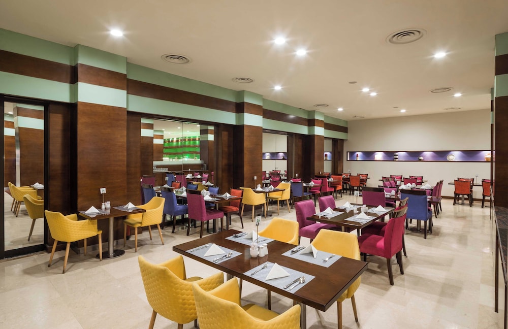 Holiday Inn Al Qasr 35/50