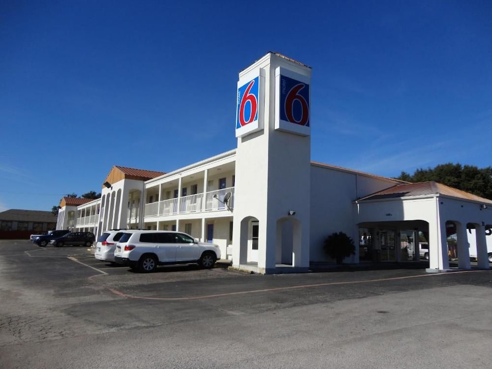 Motel6 Round Rock, TX 43/57