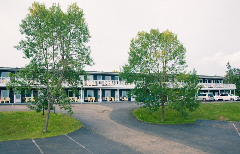 Ceilidh Country Lodge 43/48