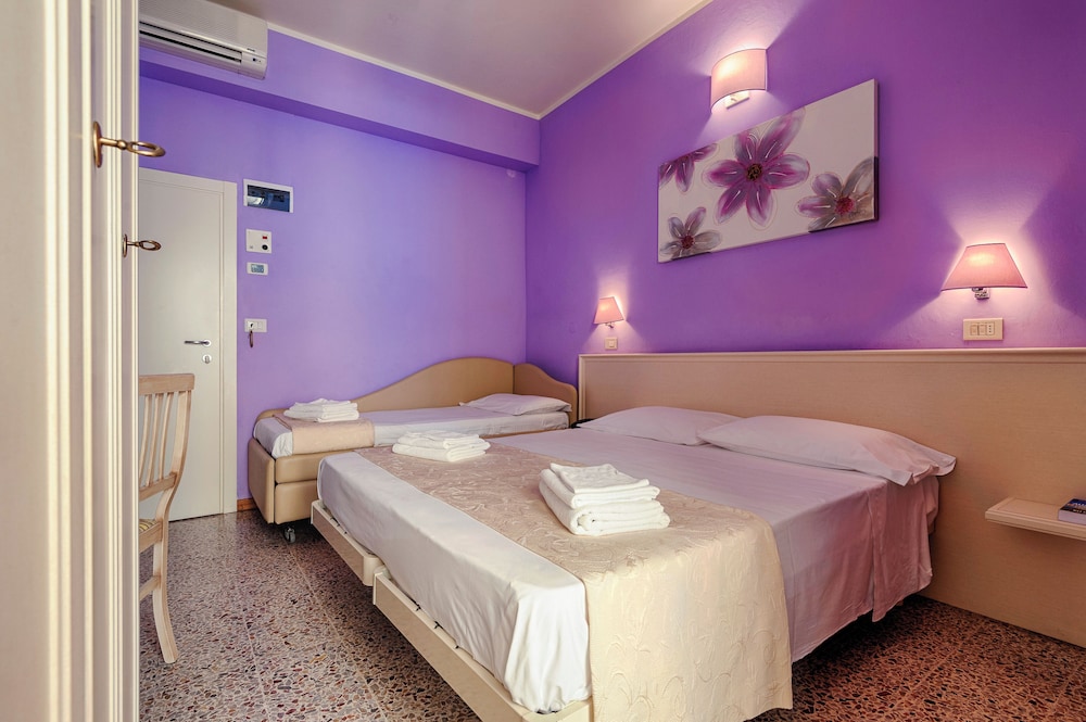 HOTEL PLAZA 17/53