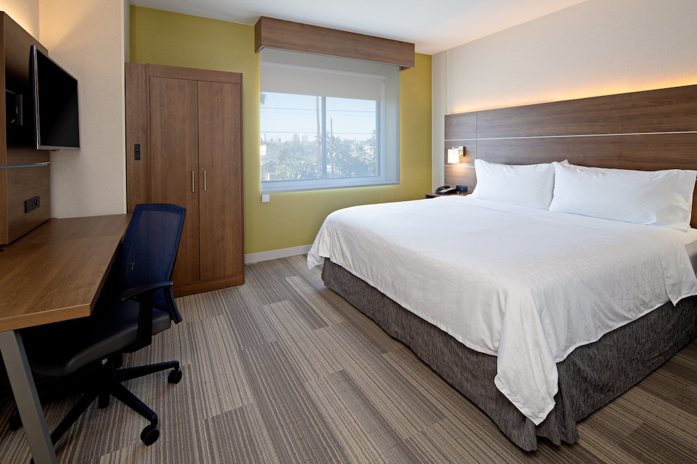 Holiday Inn Express Los Angeles Lax Airport 12/56