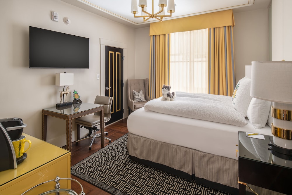 STARLET, QUEEN BED