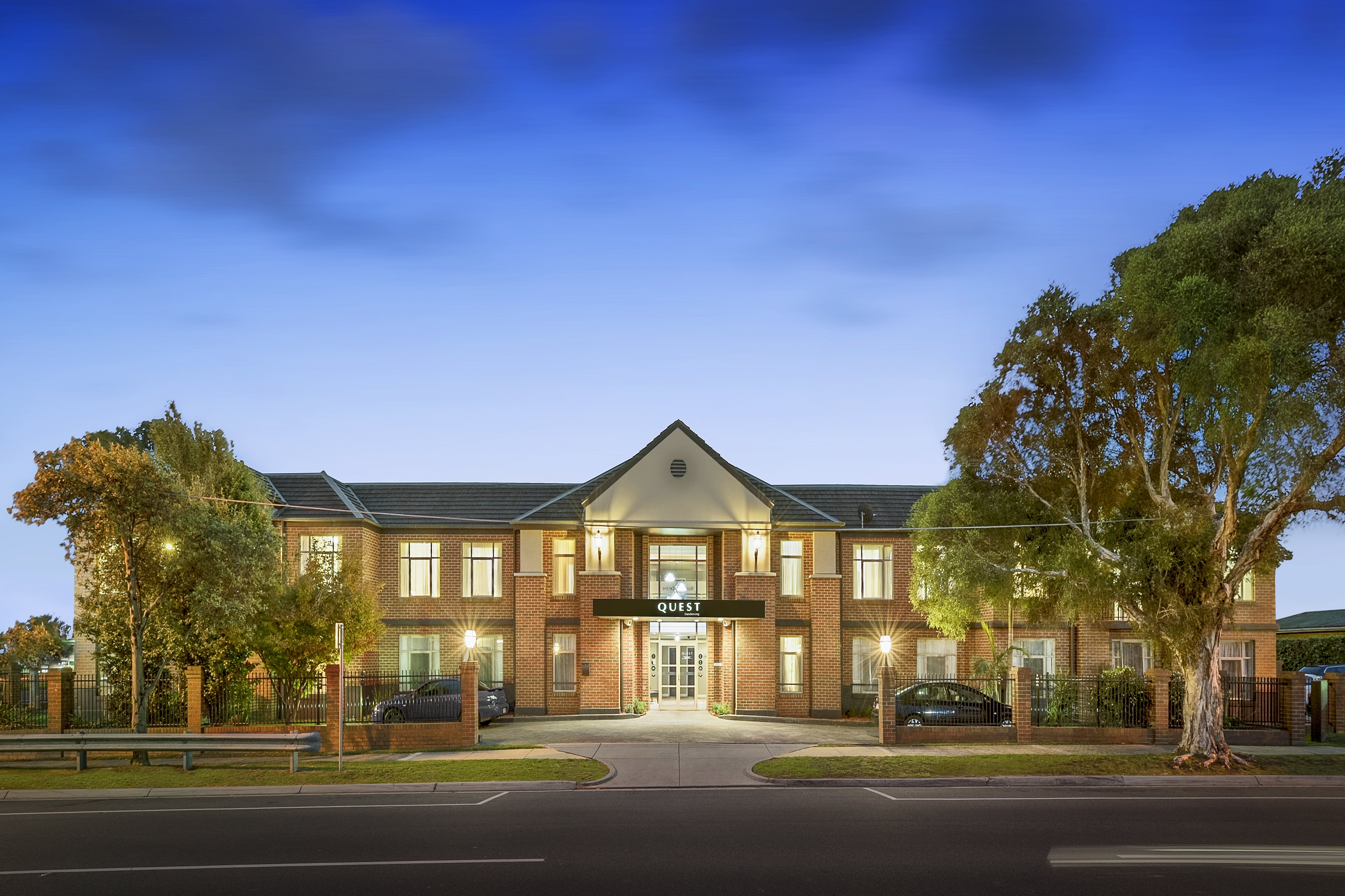 Quest Dandenong 2/27