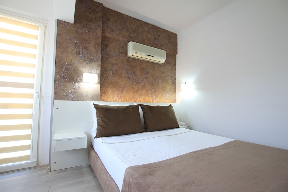 Myra Hotel 9/22