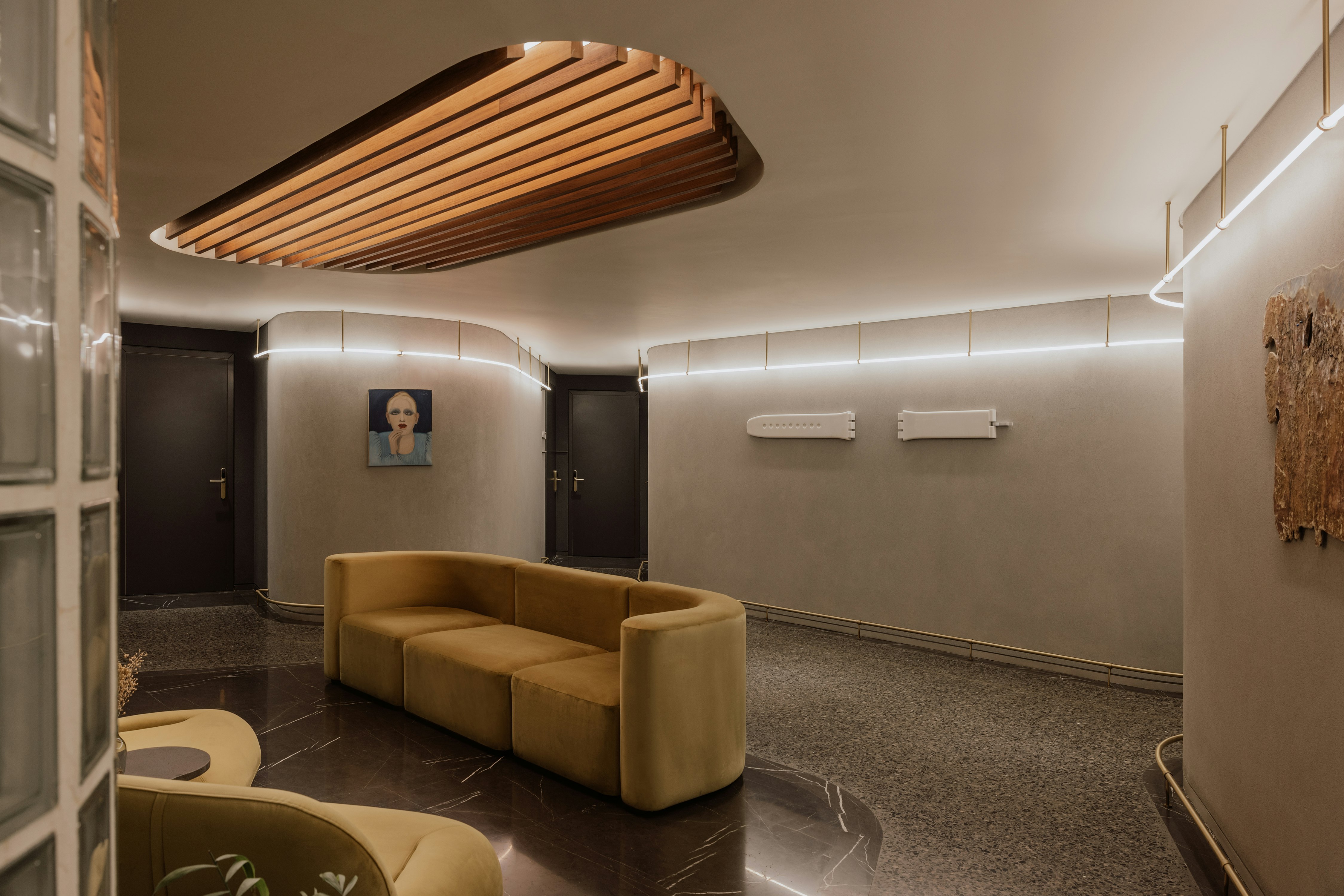 Perianth Hotel 46/61