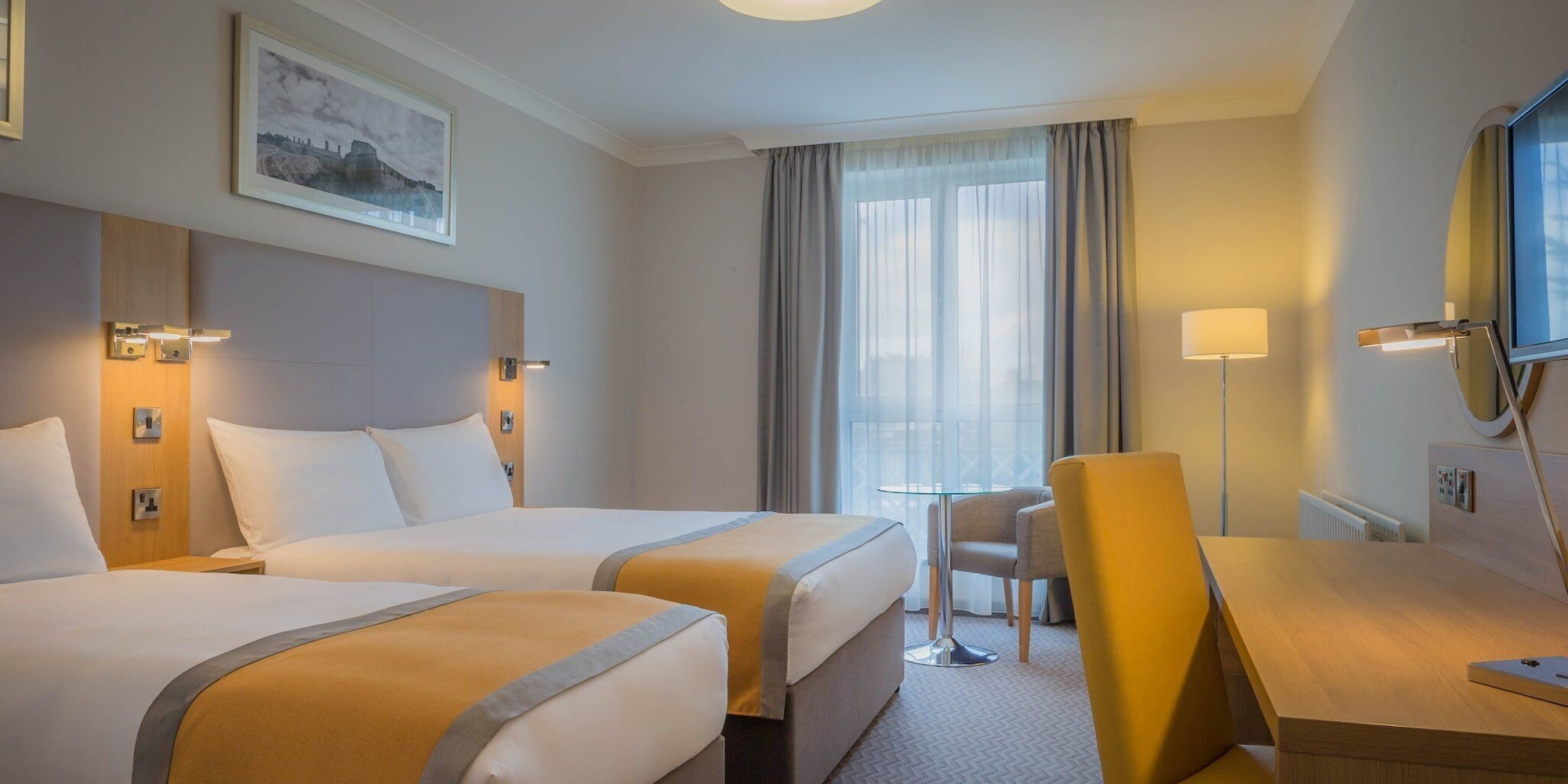 ROOM, 1 DOUBLE AND 1 SINGLE BED