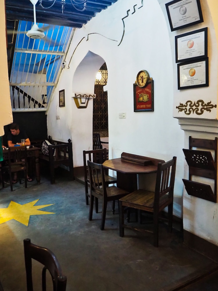 Zanzibar Coffee House 35/50