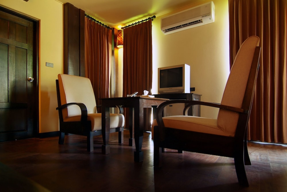 Botany Beach Resort 52/73