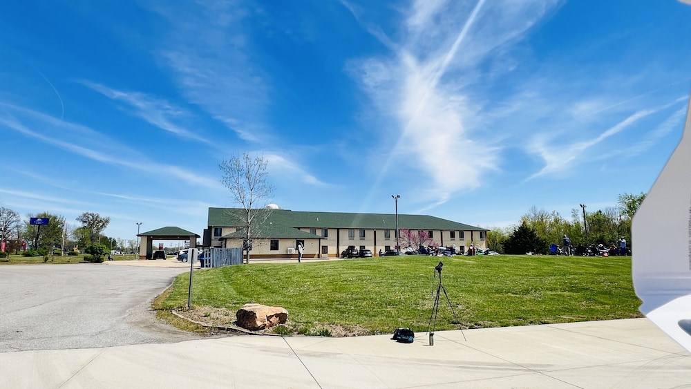 Americas Best Value Inn & Suites Pinckneyville 53/59
