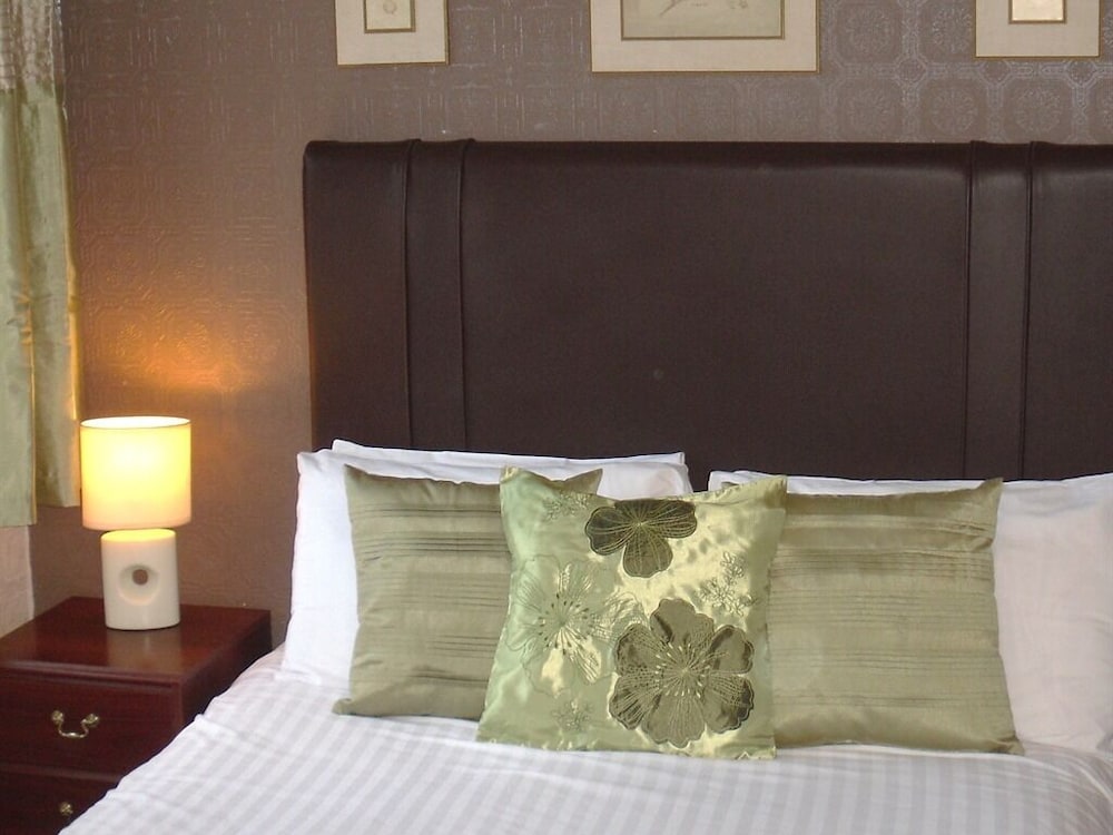 Richmond Hotel Guest House 10/15