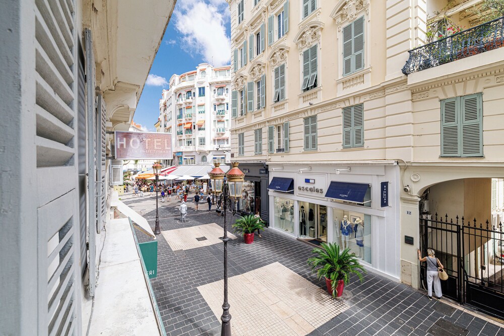 Le Dortoir Multi Storey Luxury Suites 40/50