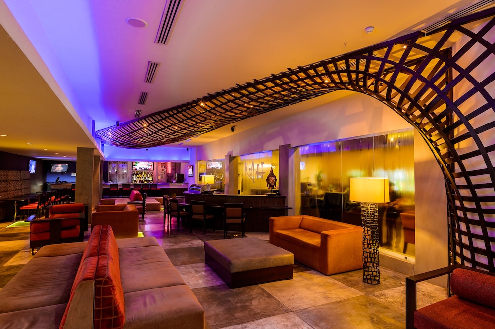 Riande Aeropuerto Hotel & Casino 50/69