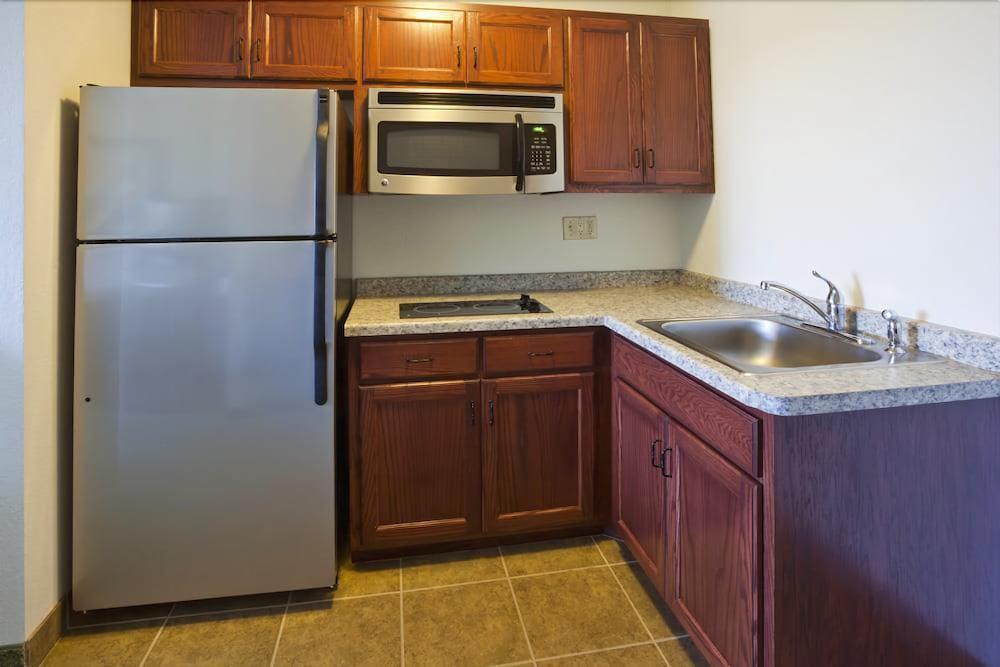 Crossings by GrandStay Inn & Suites 4/4