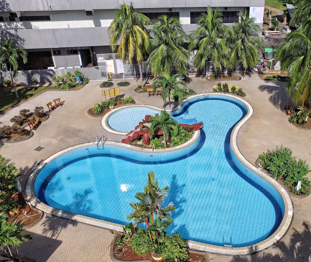 The Putra Regency Hotel 4/22