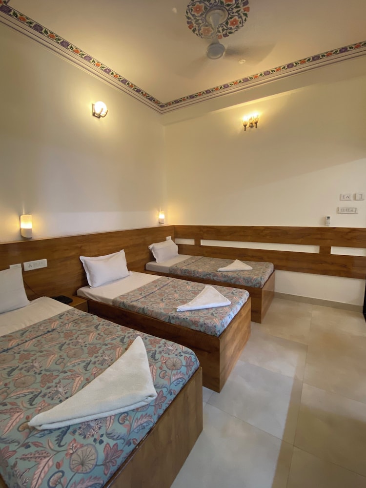 FAMILY, 6 BEDS