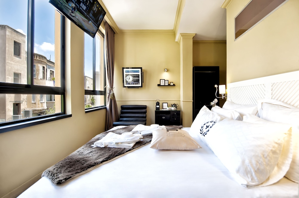 LUXURY, CITY VIEW