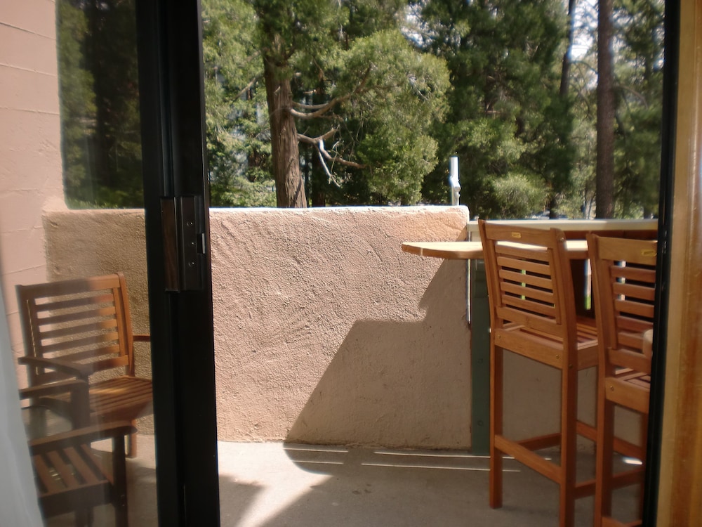 North Shore Inn 54/70
