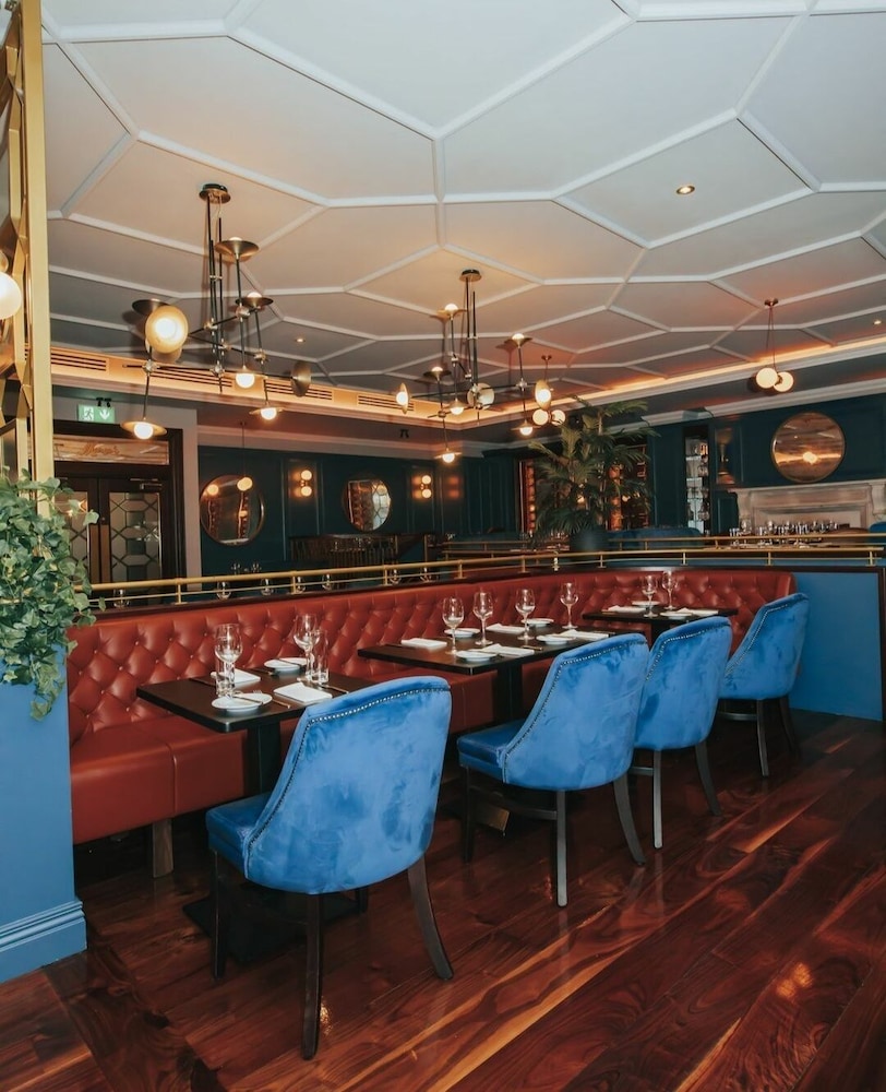 Parkview Hotel 51/62