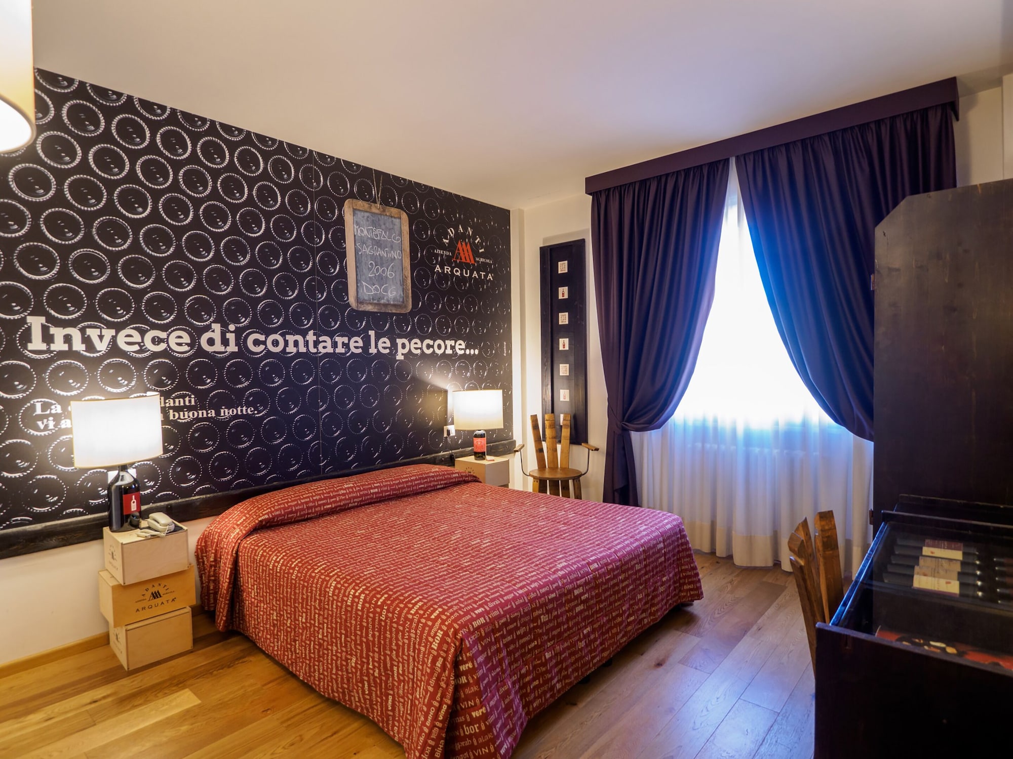 SUPERIOR, DOUBLE OR TWIN BED