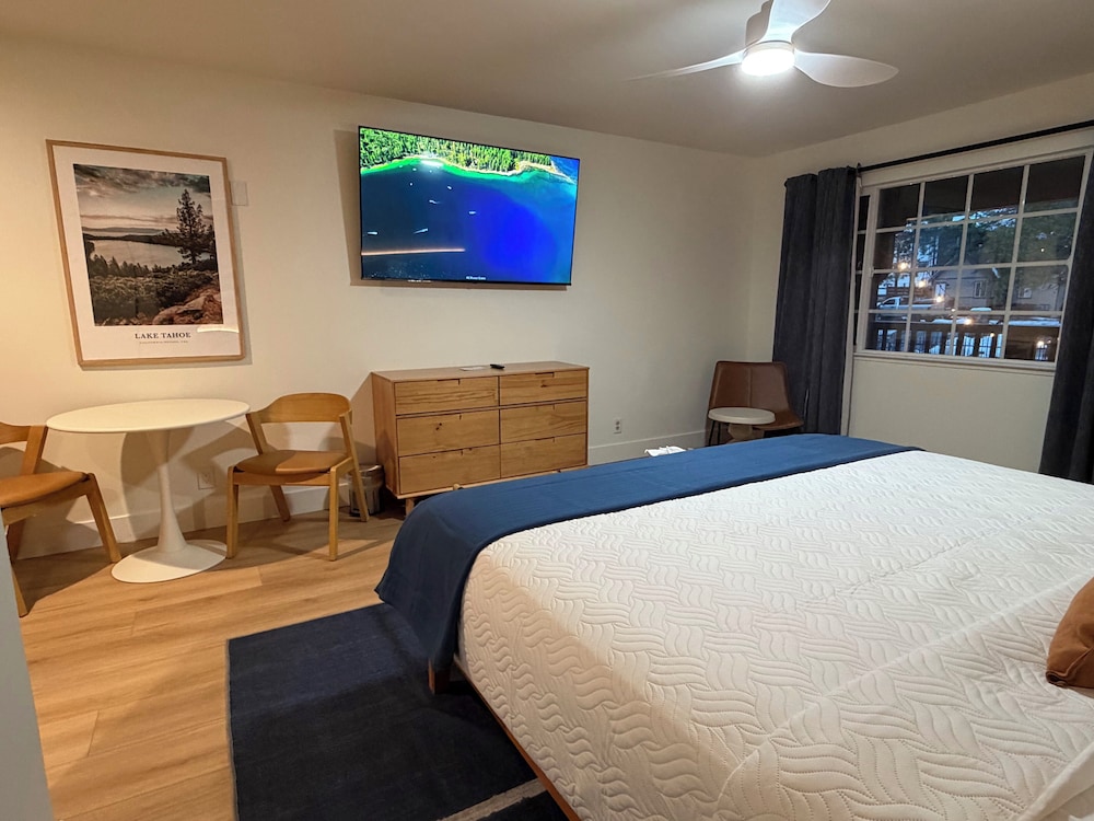 PREMIER, KING BED
