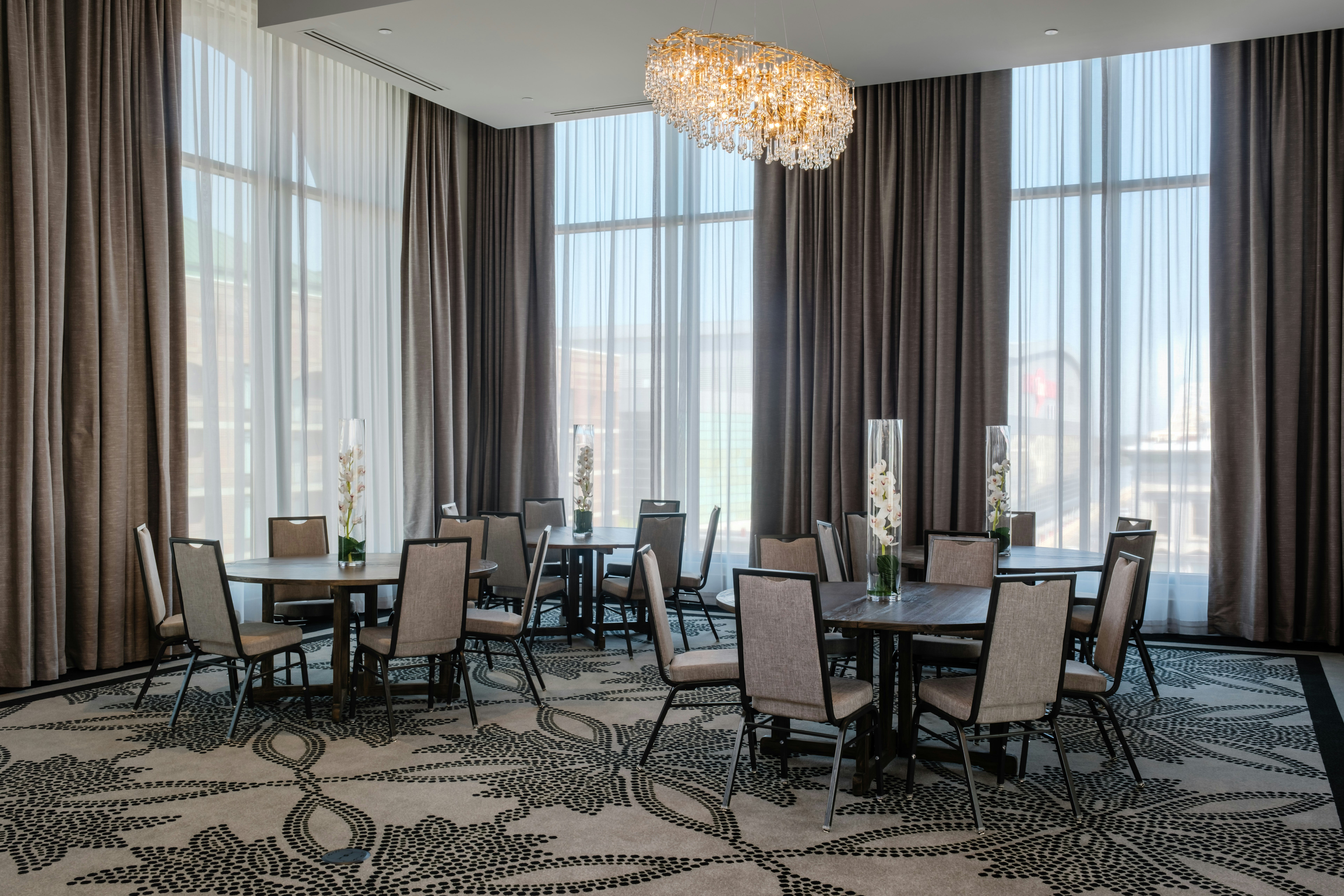Hotel Bourre Bonne Louisville, Curio Collection by Hilton 50/56