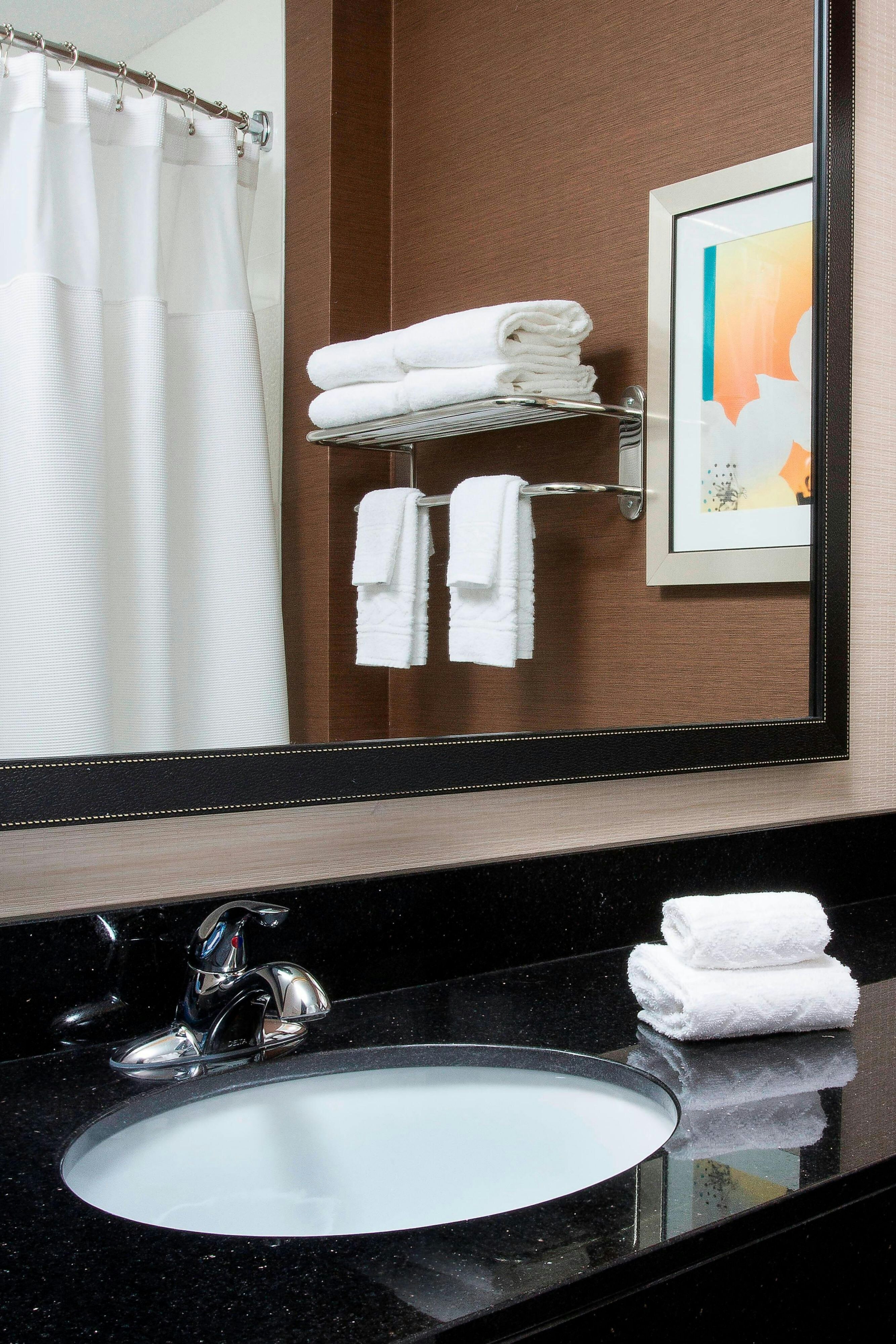 غرفة، Fairfield Inn and Suites by Marriott Branson 2/3