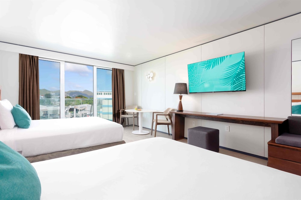 Signature, Deluxe, 2 Double Beds, Island View