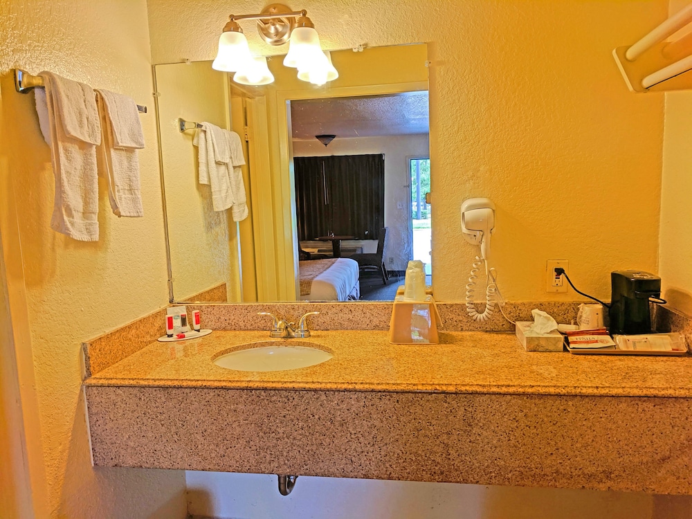 Travelodge by Wyndham Houston Hobby Airport 38/38