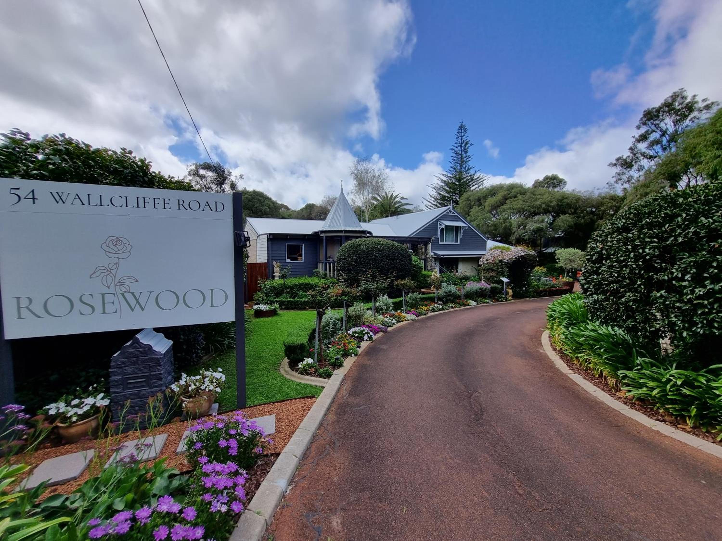 ROSEWOOD GUESTHOUSE 42/50