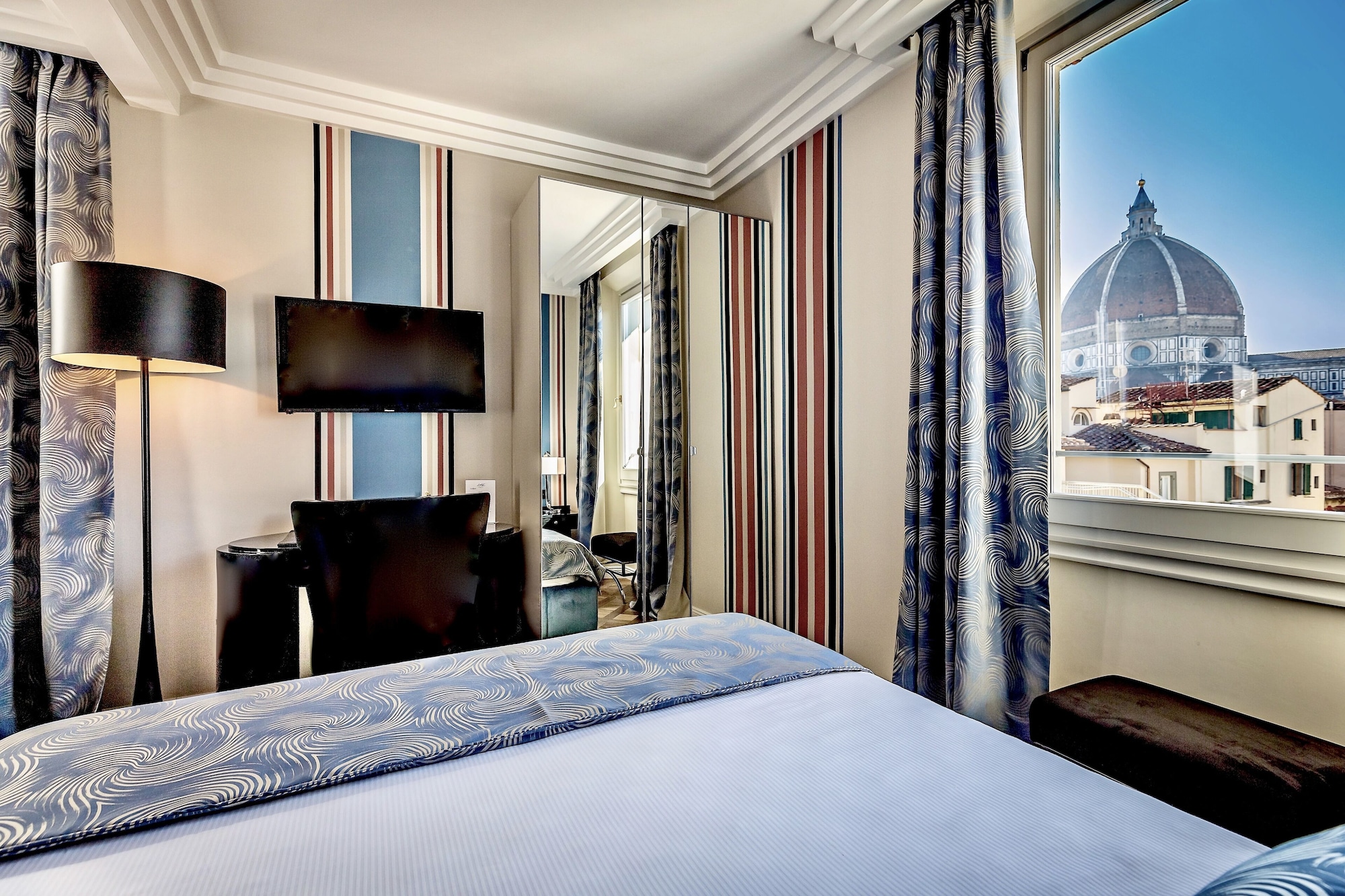 Executive, King Bed, Dome View