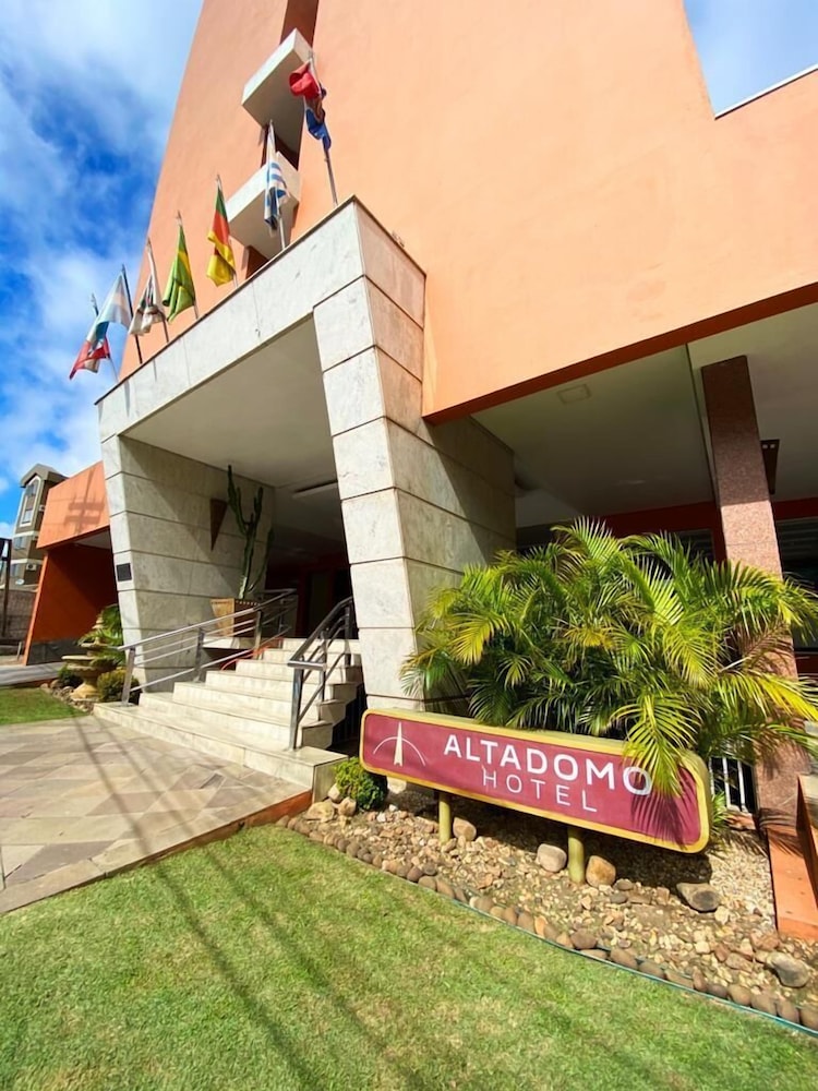 Altadomo Hotel 68/69