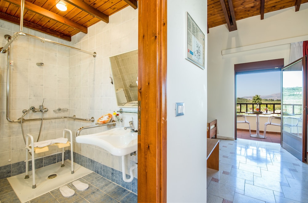 Eria Resort Accessible Holidays 31/33