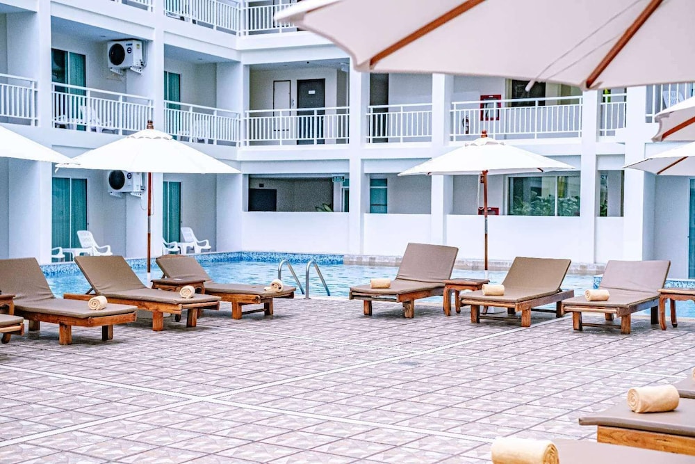 Chanalai Hillside Resort 71/74