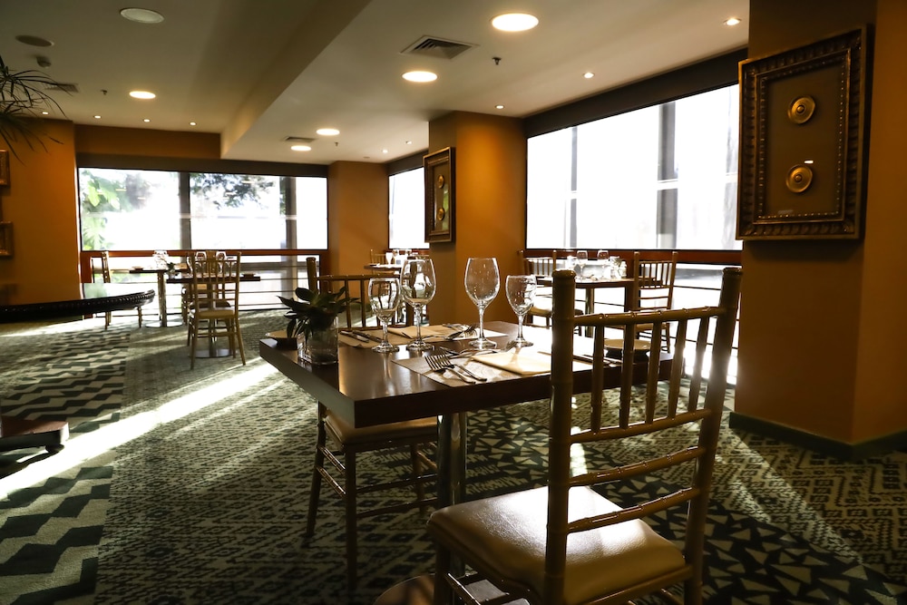 SHERATON SALTA HOTEL 48/72