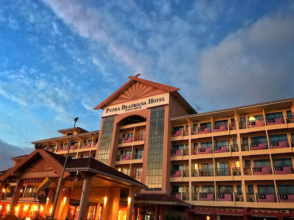 Putra Brasmana Hotel 1/29