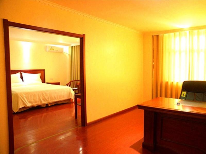 GreenTree Inn Heze Development Zone Guangzhou Road Yuehua Express Hotel 32/58