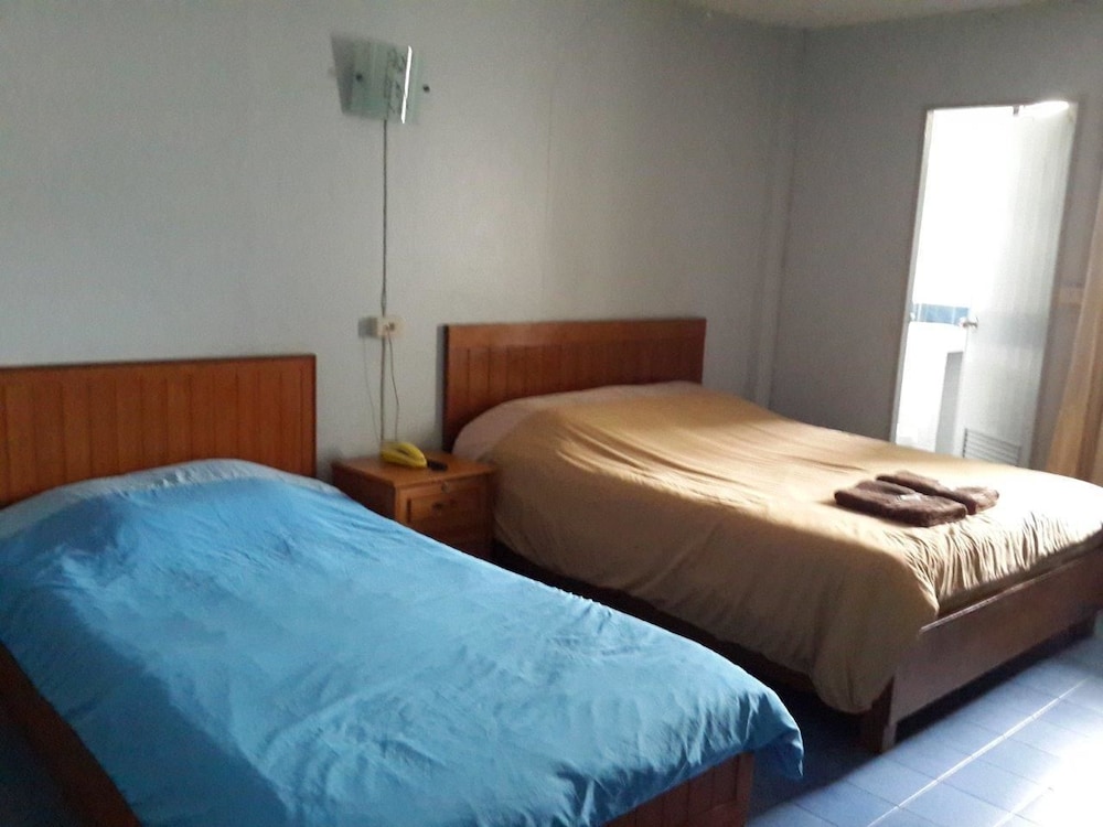 White Orchid Inn 13/24