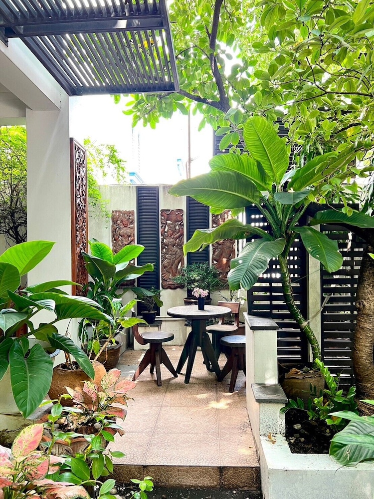 Yotaka Boutique Hotel Bangkok 64/74
