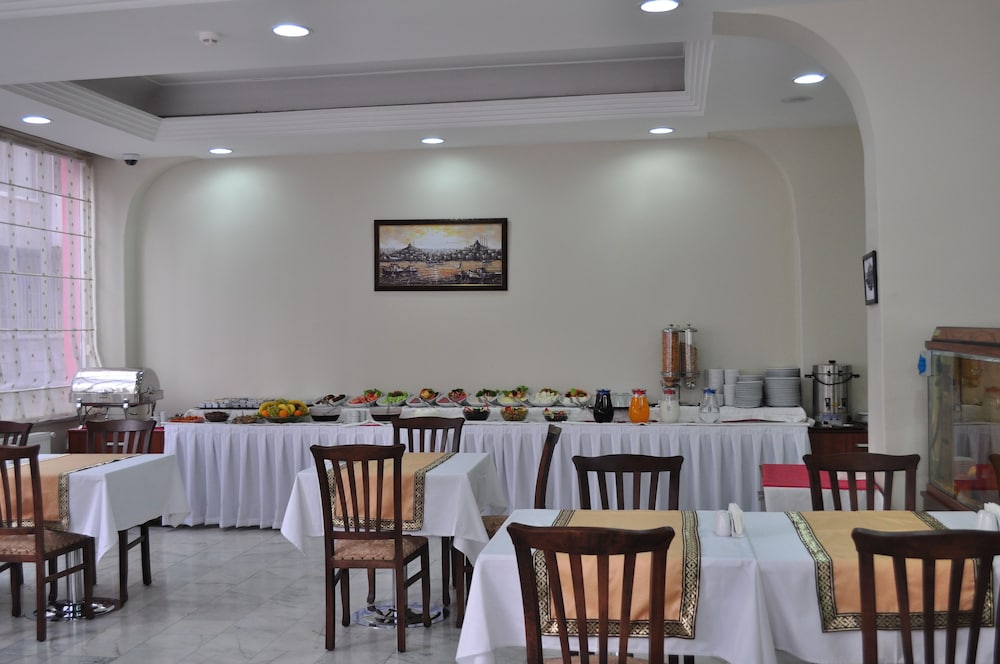 TUGRA HOTEL 53/65